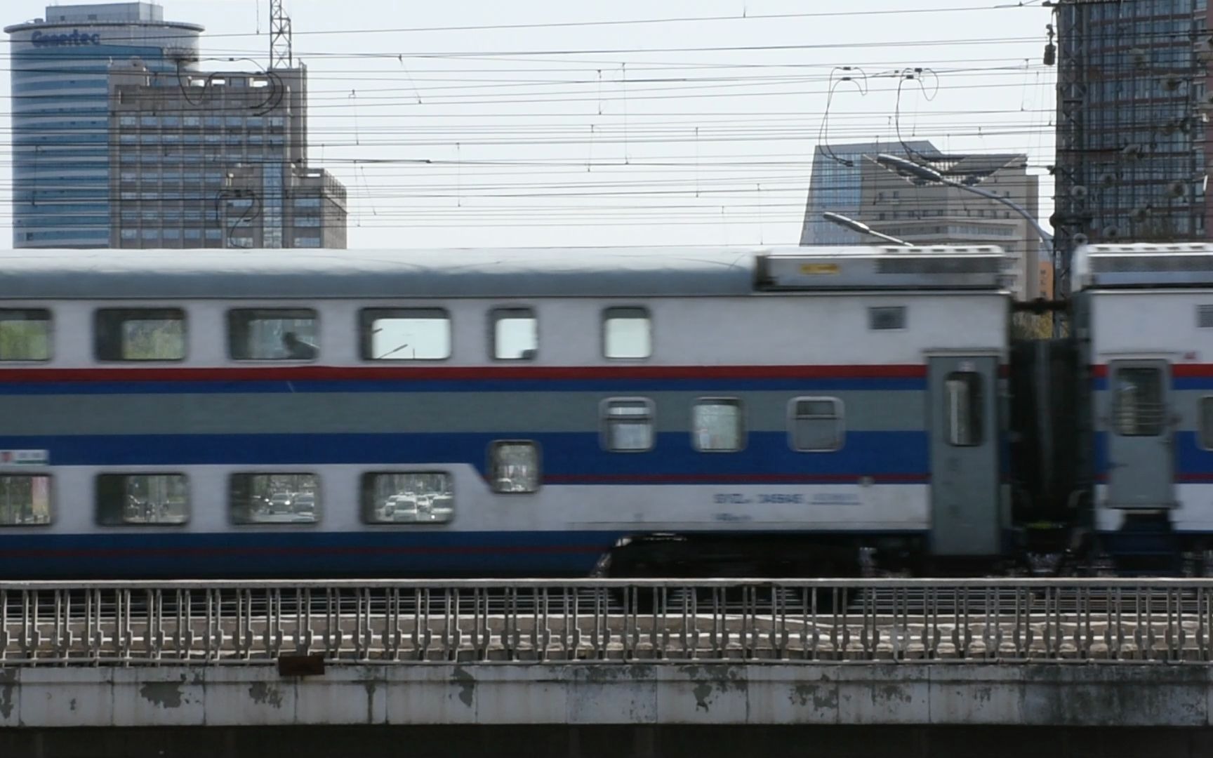 原色s25k ss9g牵引k5211次旅游列车