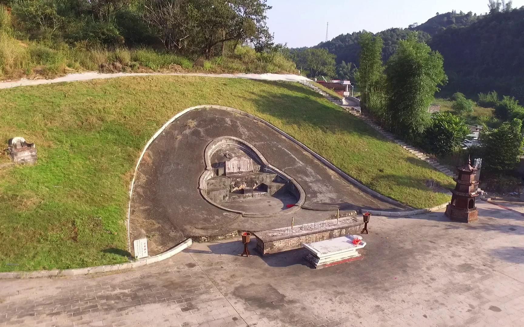 航拍广东刘氏开七公墓,位置优越结构独特,后代人才辈出!