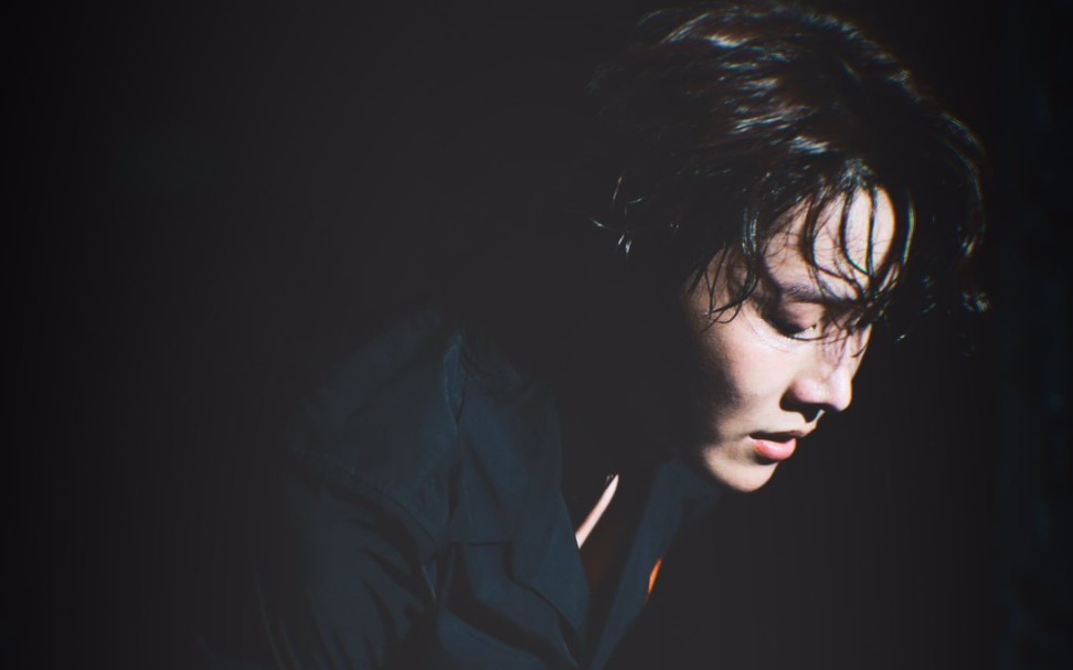 【郑号锡】打响指的郑哥哥!好帅气哦～侧脸超优越!