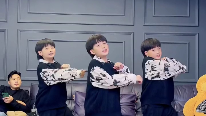 【三胞胎天之文】穷哈哈这个梗又躲不过去了_哔哩哔哩_bilibili