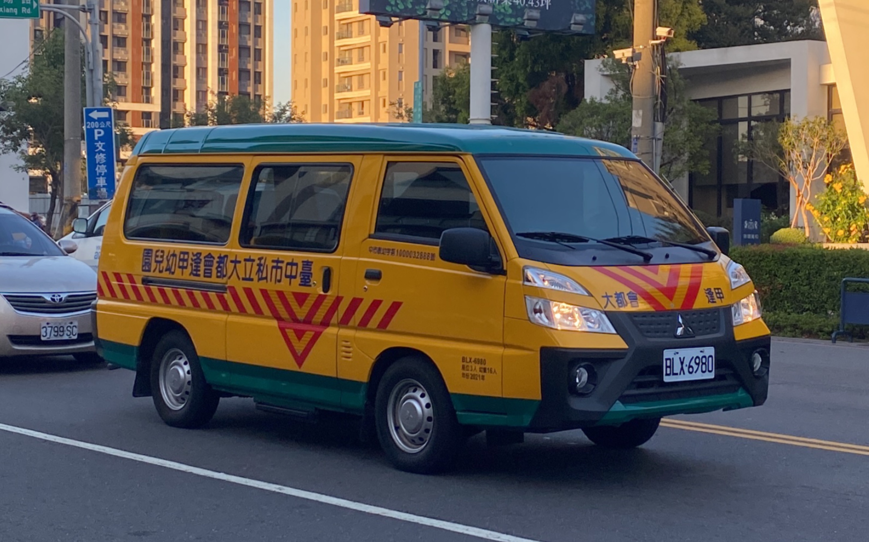 大都會逢甲幼儿园 mitsubishi delica blx-6980