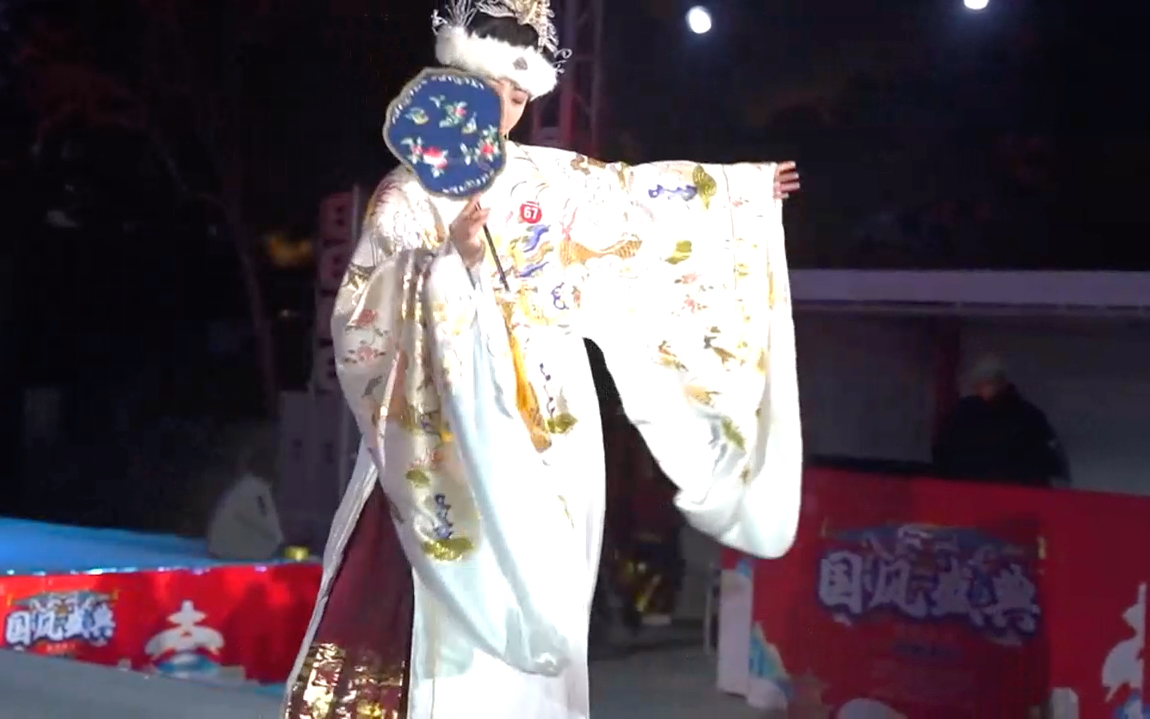 崩铁戏精学院:3遇到凡事不要慌酷就完了洋洋汉服 舞台 一曲升平二月红