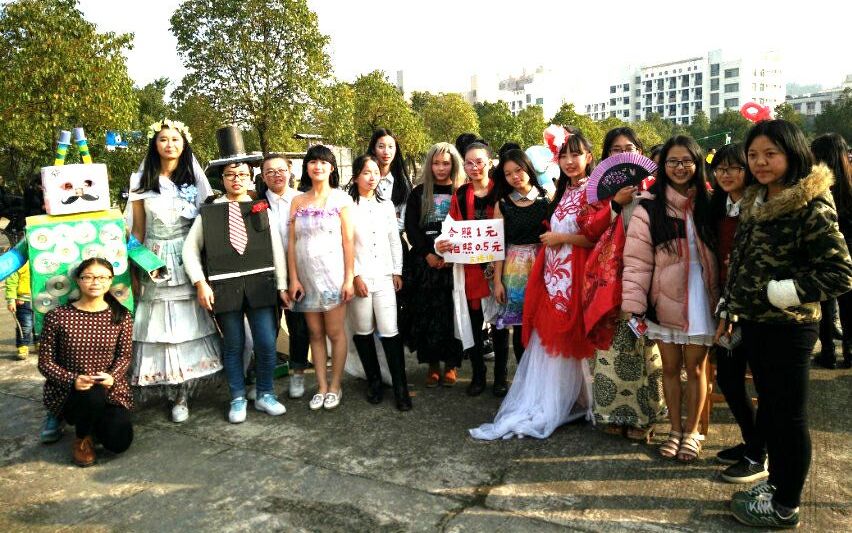 龙南中学2016年元旦汇演节目《维多利亚狂想曲》