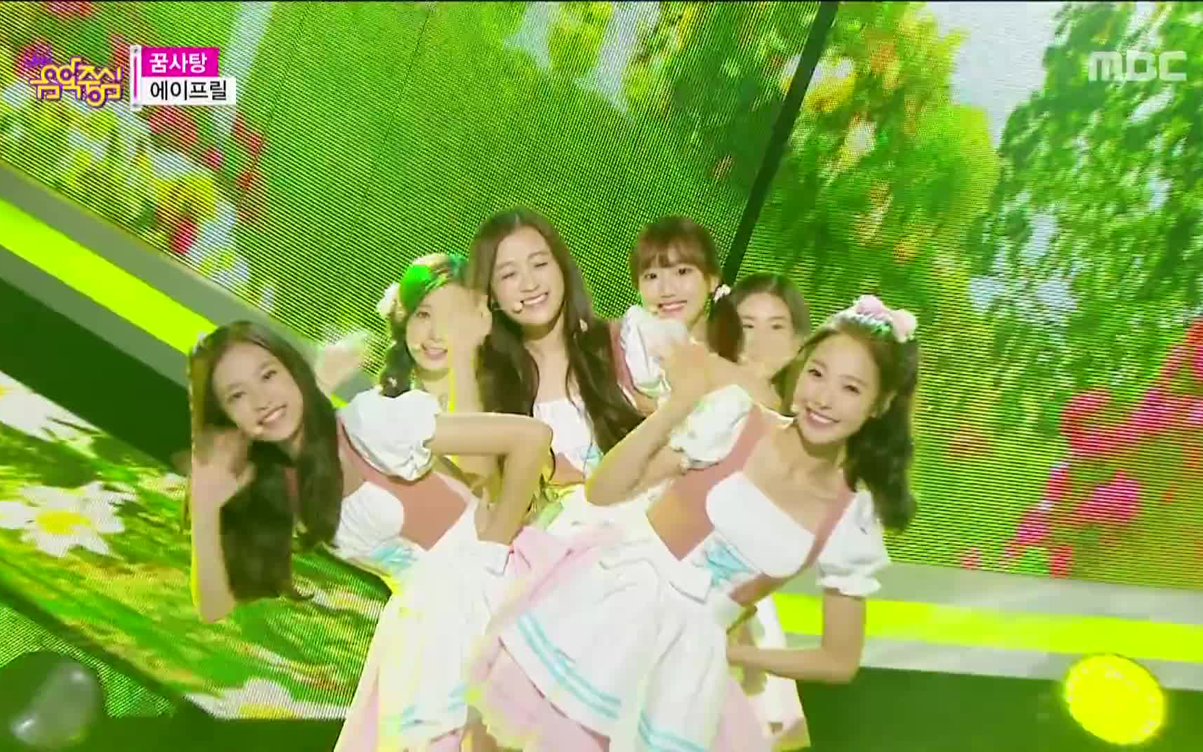 [出道曲] April  Dream Candy [Show Music core 20150829]哔哩哔哩bilibili