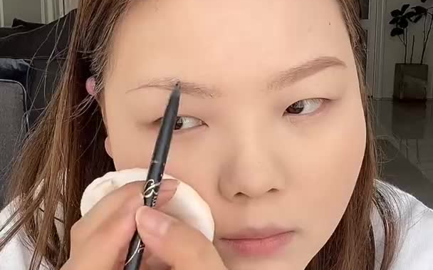 病娇日系重点腮红妆