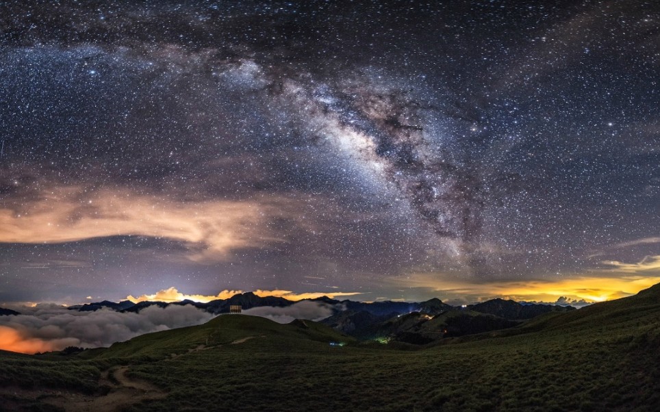 [图]《昨夜，谁陪你一起看流星雨》 【皎月未满，流星漫天】