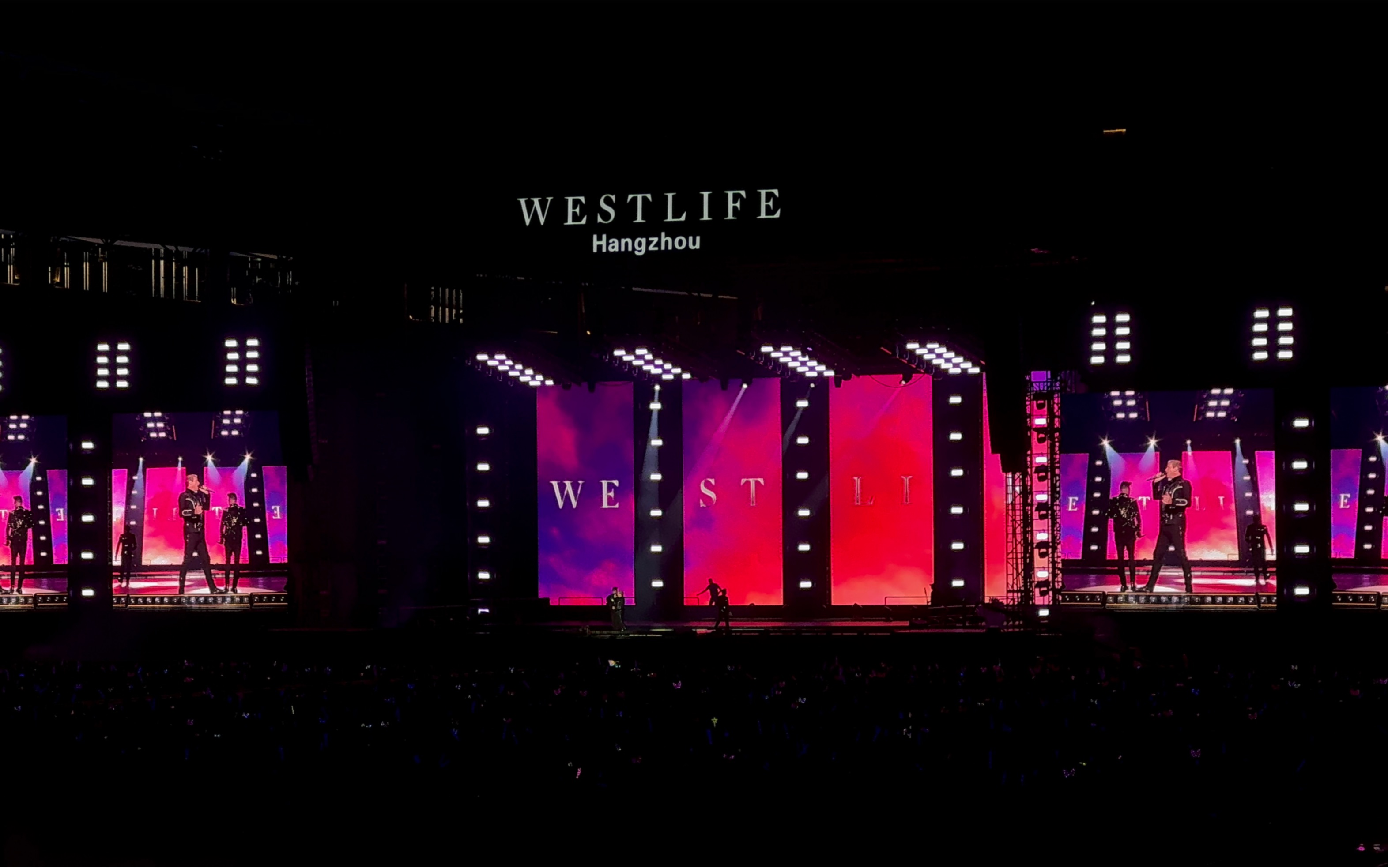 westlife "四海逐梦"演唱会 封面颜色真的好适合!