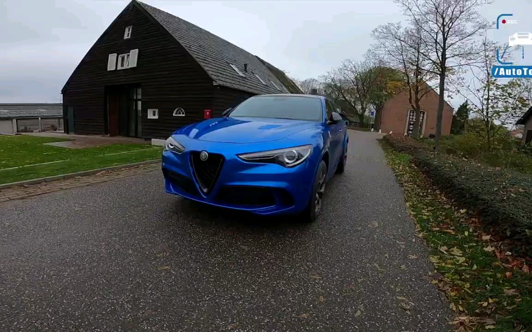 阿尔法罗密欧stelvio四叶草第一视角试驾