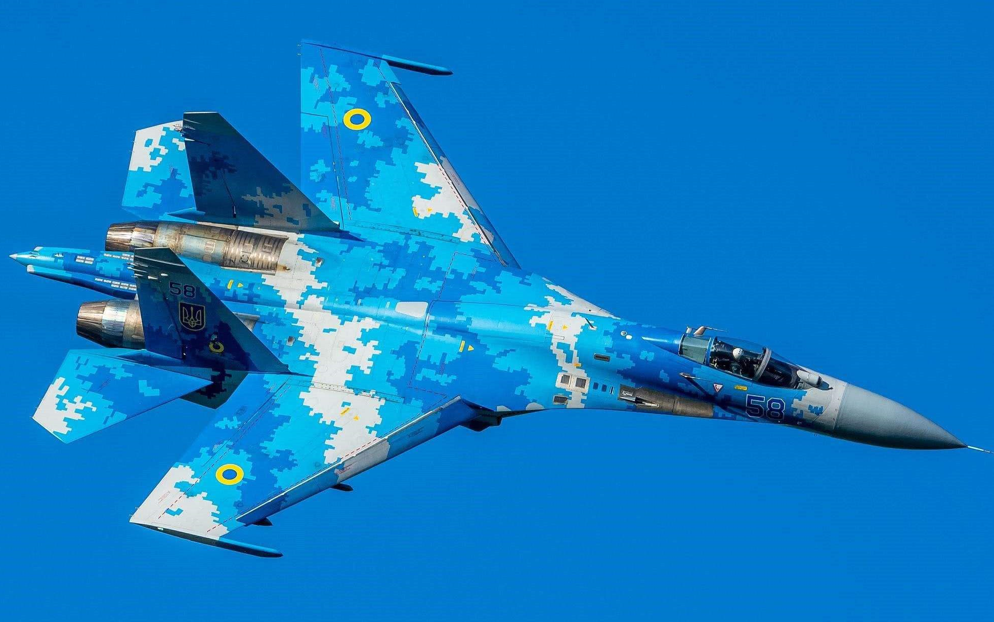 Download Video: 【模型制作】Su-27 乌克兰空军苏27蓝色数码迷彩涂装制作教程（1/72 ）