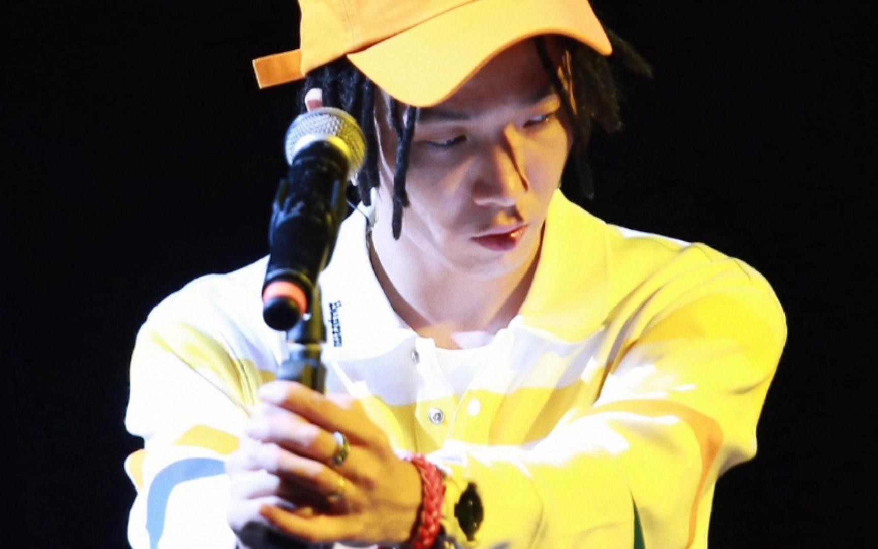 头文字t (live) 中国说唱巅峰对决 第1期----tizzy t 纯伴奏