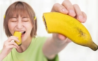 都2023年了，居然还有人不吃香蕉皮？！