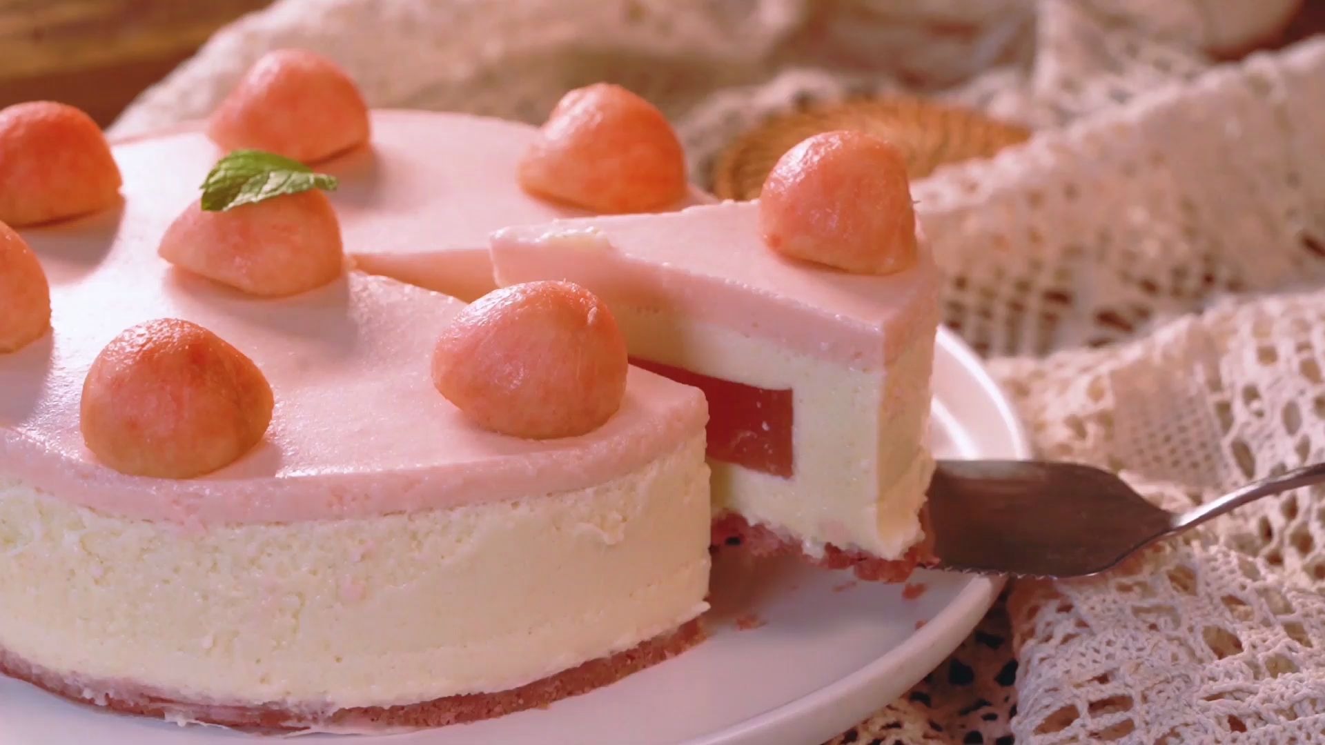 【蜜桃夹心慕斯蛋糕】内心藏着粉嫩果冻的蜜桃蛋糕