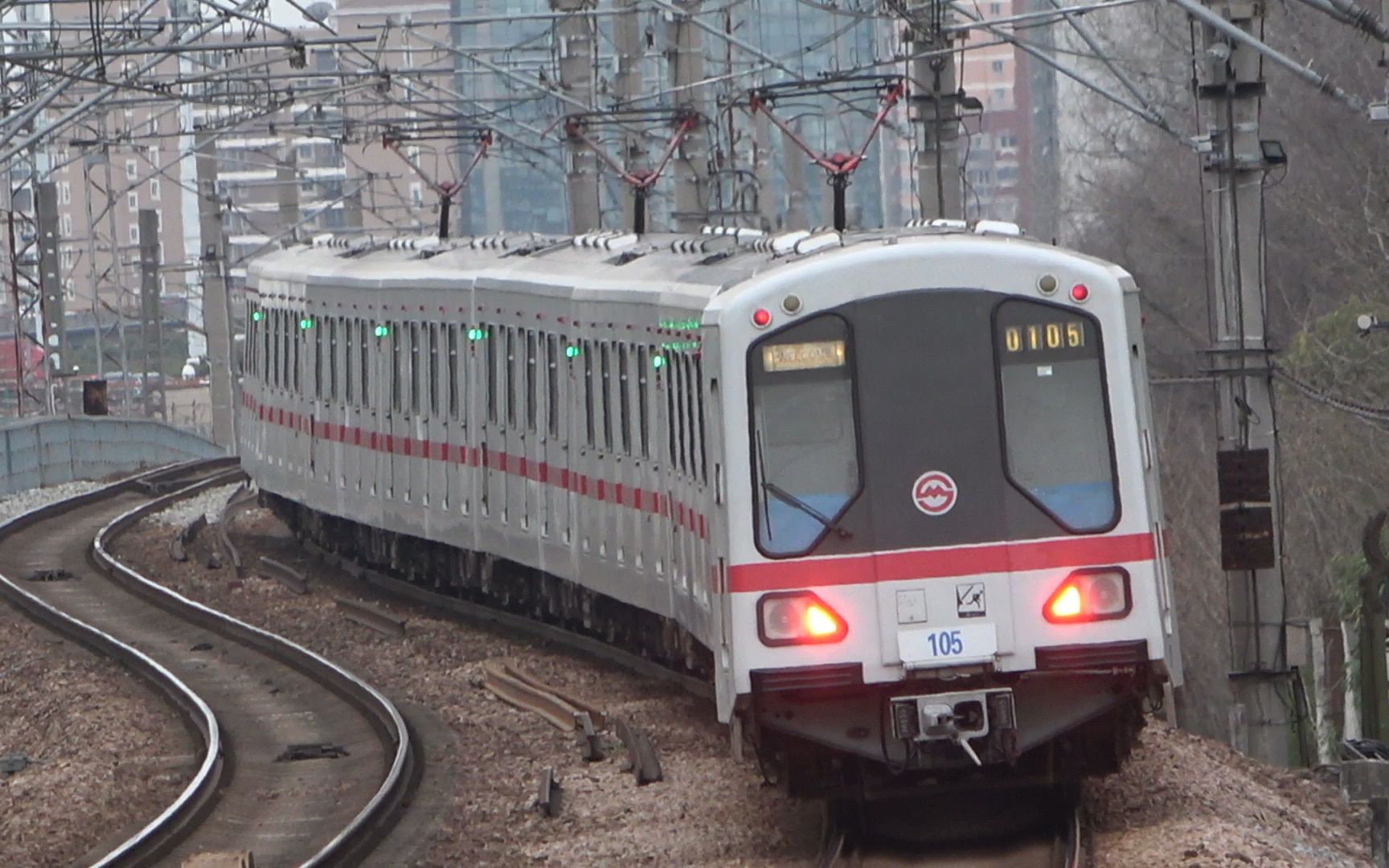 【上海地铁】老老八01a01-105下行出站[1号线][莲花路站]【2021.3.3】