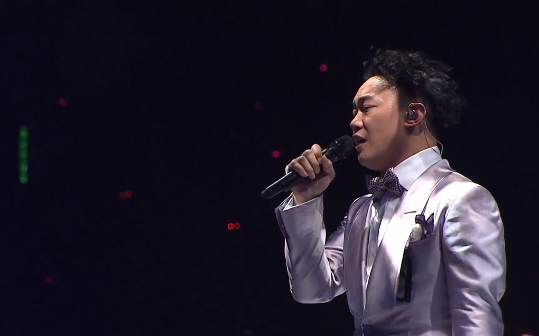 《倾城》,《陀飞轮》,《葡萄成熟时》,陈奕迅的神级现场,太得劲了!