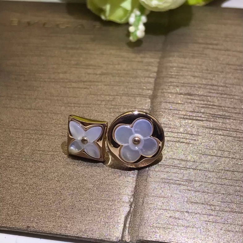 lv高版本四叶草耳钉 超精致带钢印 现货供应