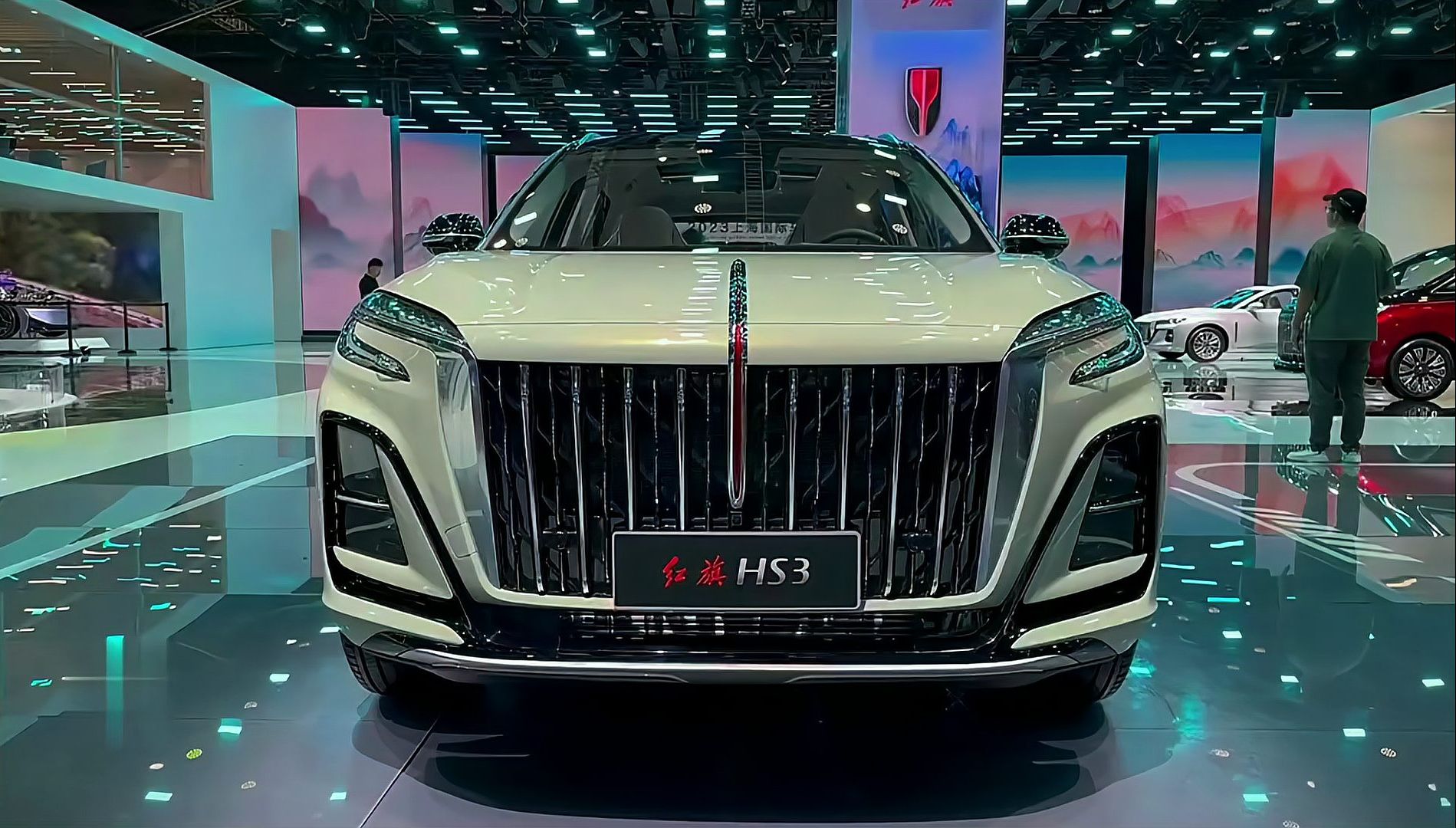 2024款红旗hs3终于亮相!搭2.0t 8at爆252匹,车长4.7米,12万起