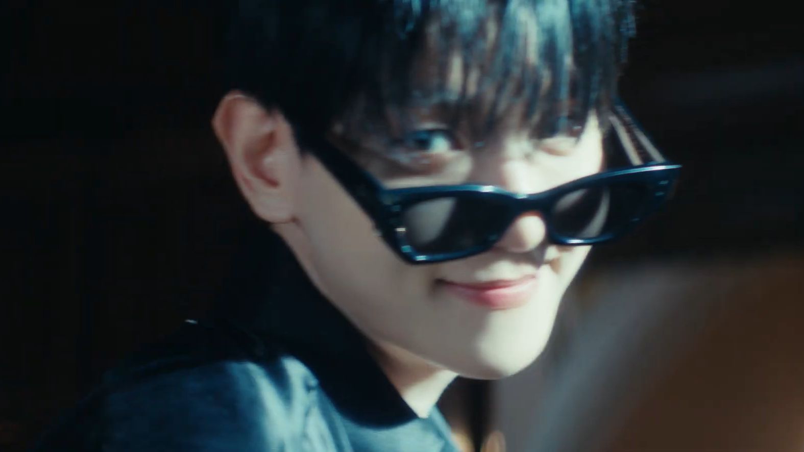 边伯贤solo回归曲pineapple slice mv预告2公开