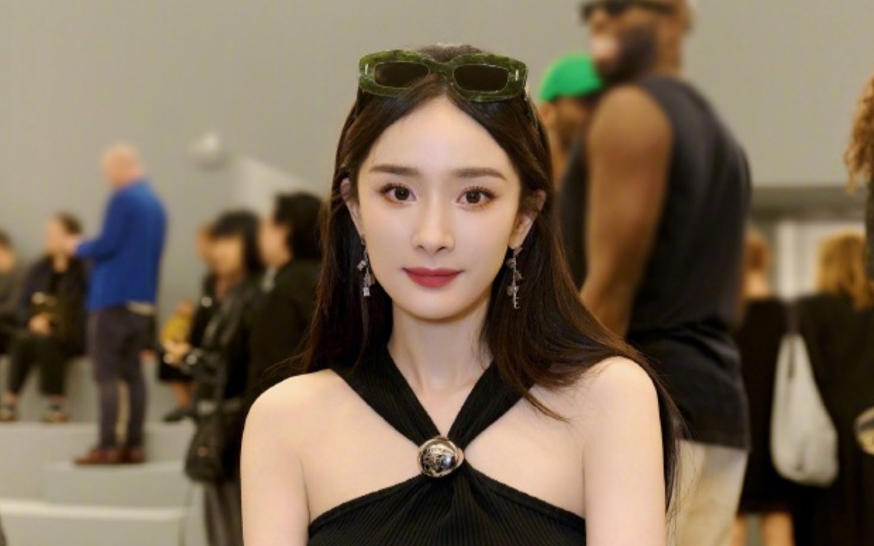 杨幂清醒言论再引热议,谈原生家庭的缺失,自曝30岁后有恃无恐