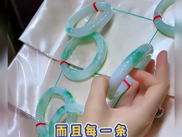 满紫,冰绿的翡翠手镯,有合适你们的圈吗?