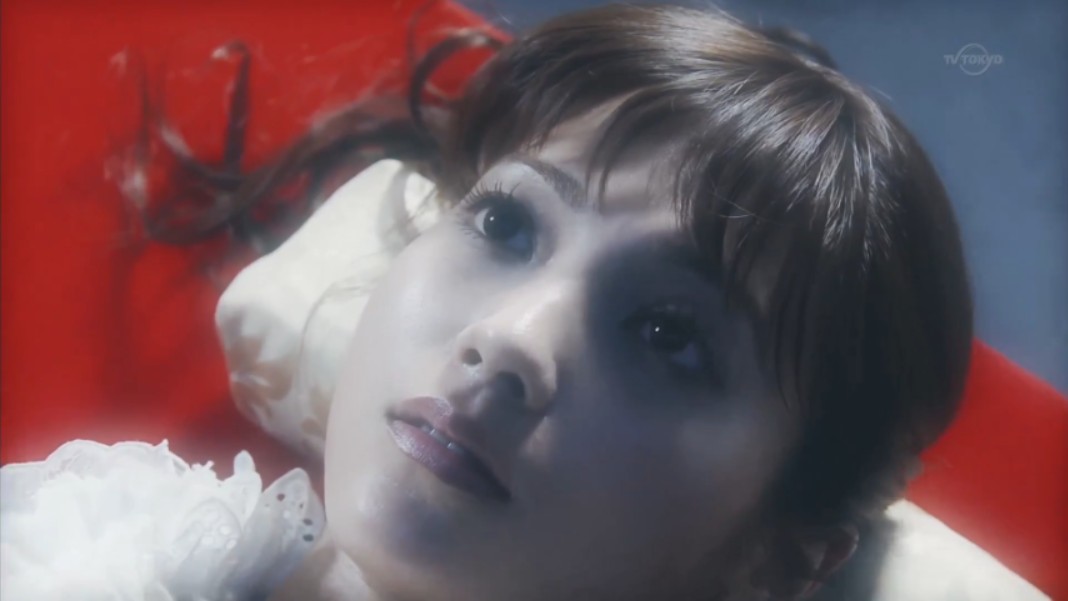 日本特摄美女战士被反派c附身控制