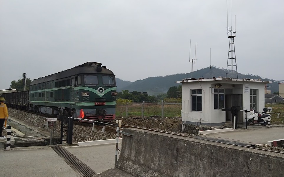 广茂铁路广茂线云浮南顺监护道口货列41168通过去往龙坪天堂方向