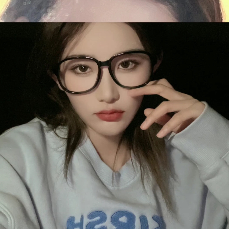 周诗雨〕氛围感帅哥