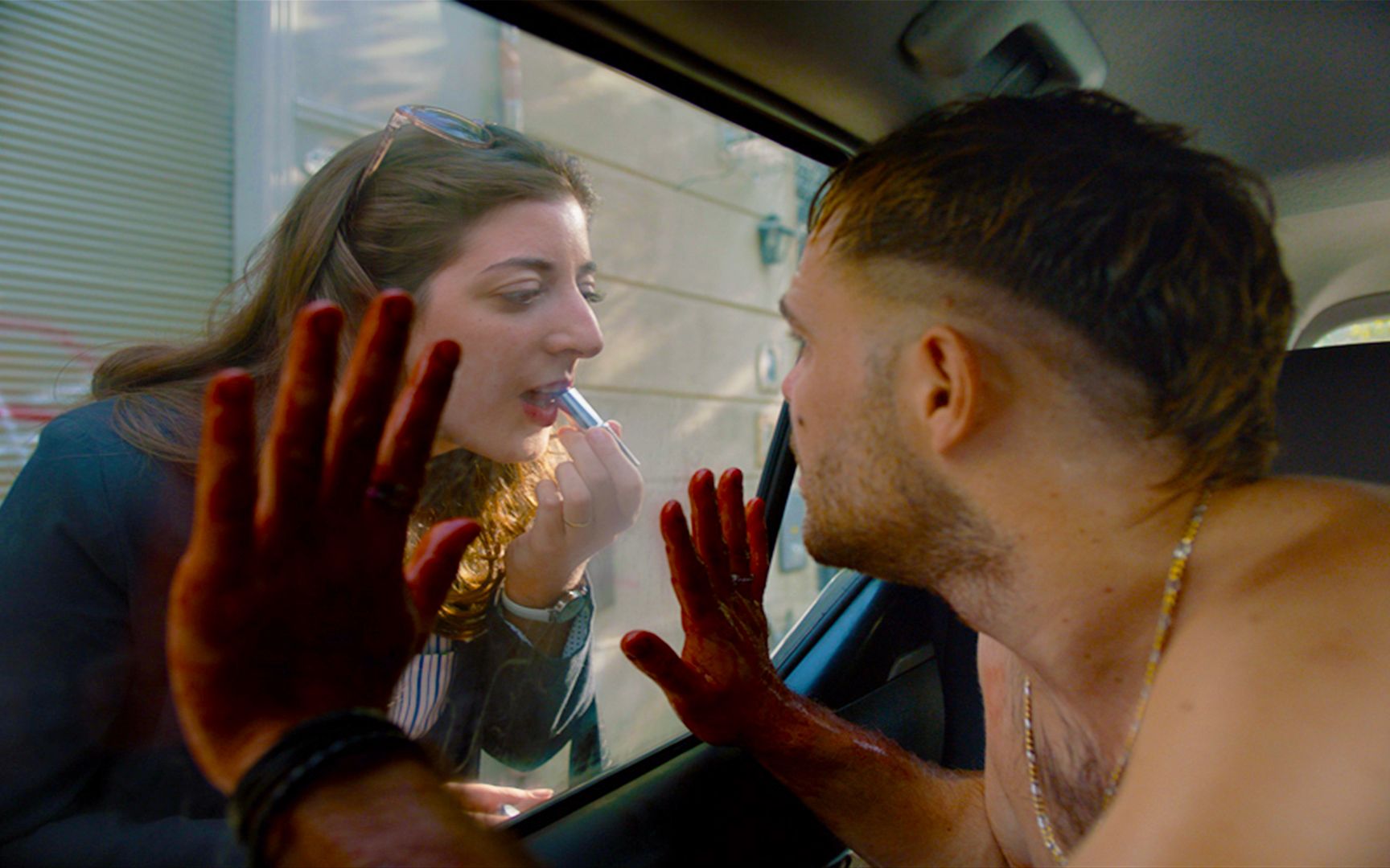 男子偷车被困见到美女馋死了深度解读4x4危机四伏