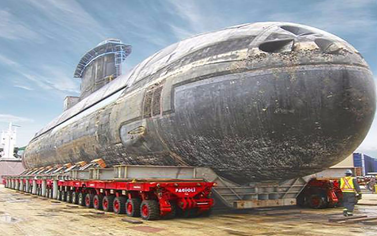 世界上轮子最多的车,能拉航母的超级平板车,有1152个轮子!