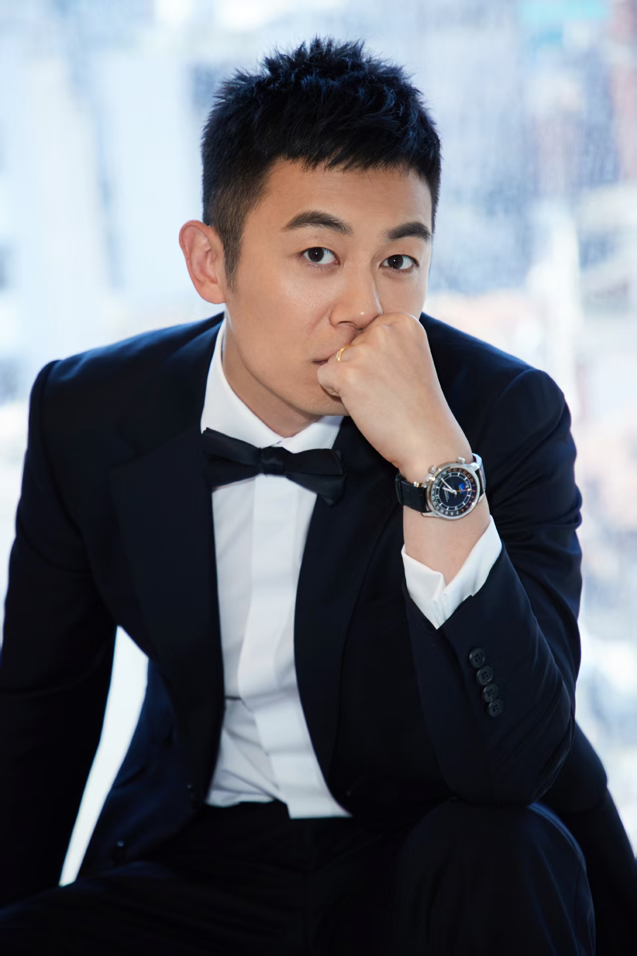 朱亚文:宠妻成诗的顶流暖男