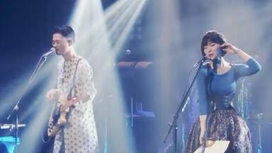 坂本龙一】和Alva Noto在the Glass House里的特别演出_哔哩哔哩_bilibili