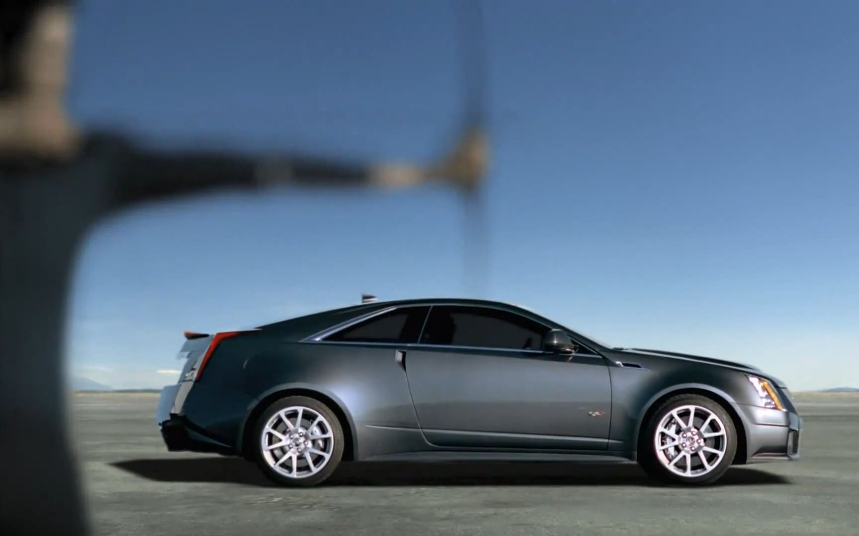 洗浴王跑得比谁都快 (2011年凯迪拉克cts-v coupe美国广告)_哔哩哔哩