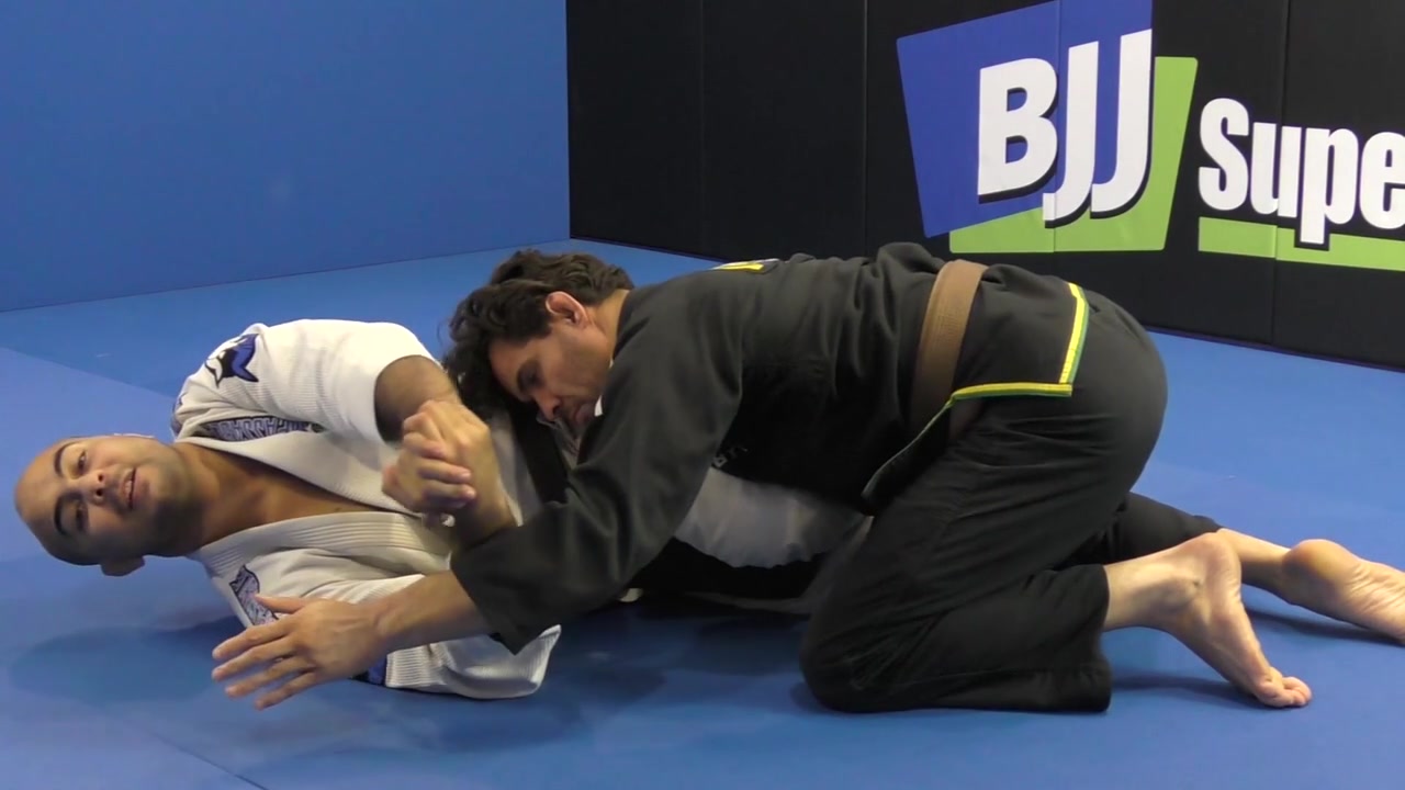 【巴西柔术】bernardo掰开了揉碎了讲解omoplata第四部分_哔哩哔哩