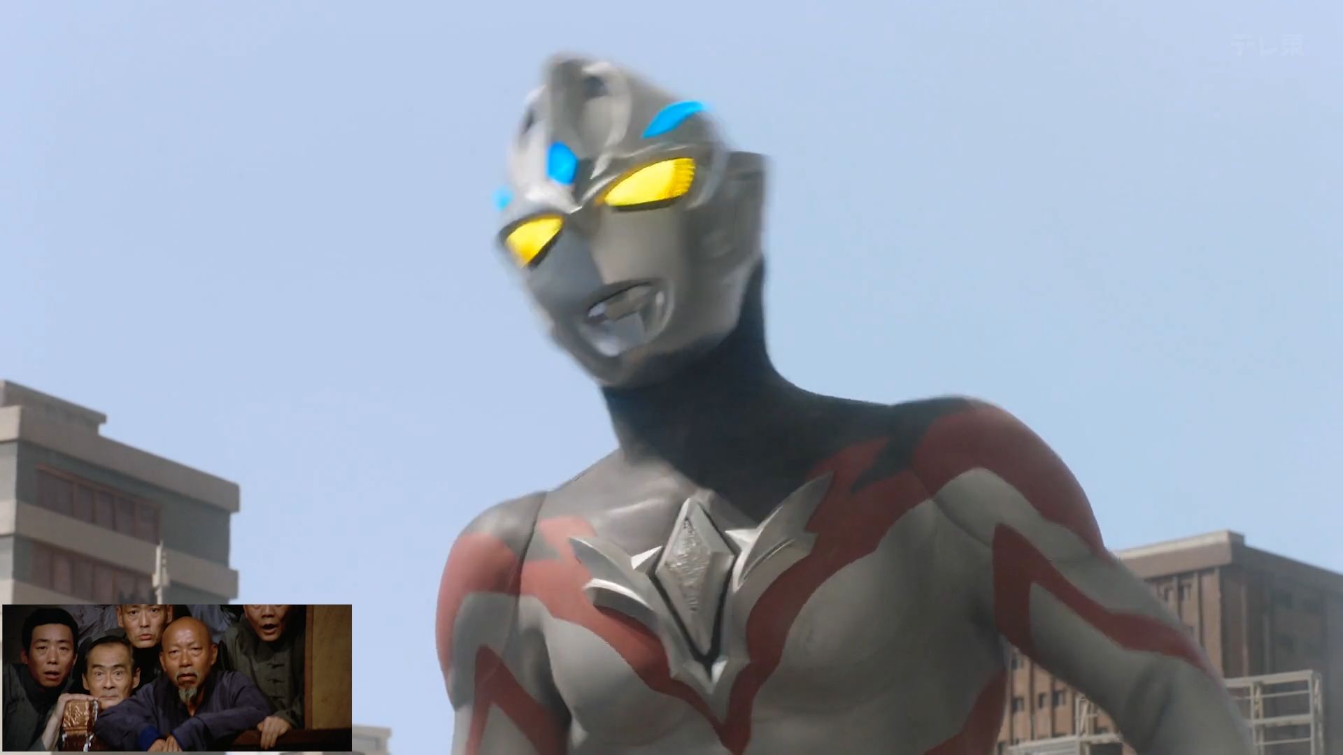 亚刻歪头杀看起来就像是