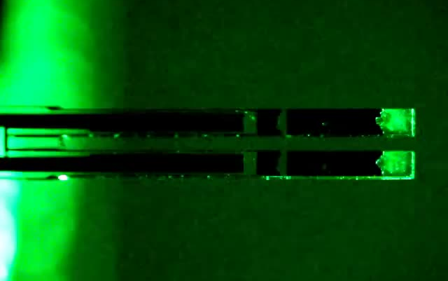 【搬】你见过石英晶振的慢动作吗?Antiphase oscillation of a quartz tuning fork哔哩哔哩bilibili