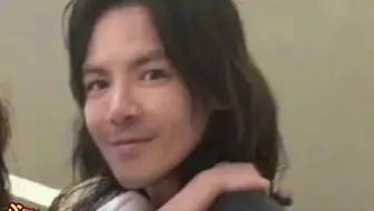 向佐p图忘了给郭碧婷p了，向佐终于也是做自己了