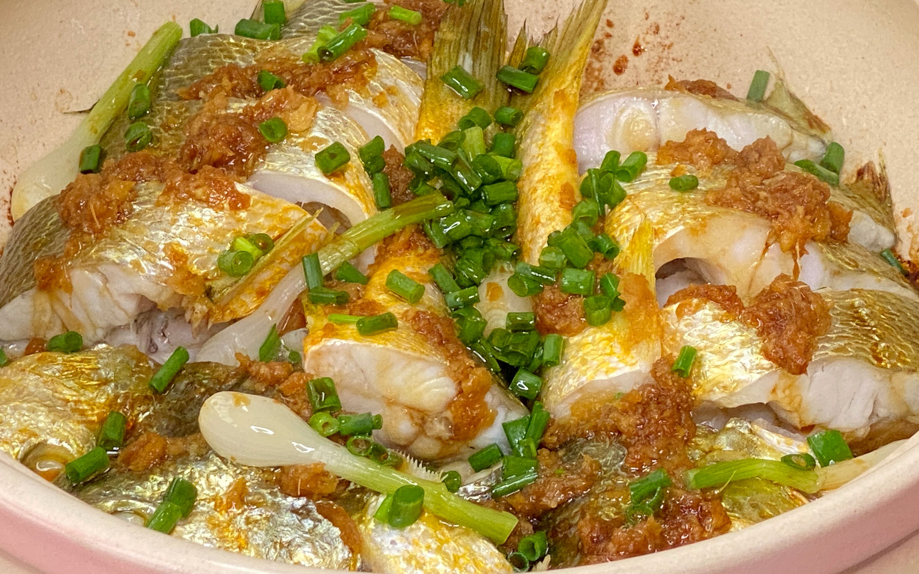 吃过一吃念念不忘的姜蓉黄花鱼,做法非常简单不怕粘锅,太好吃了