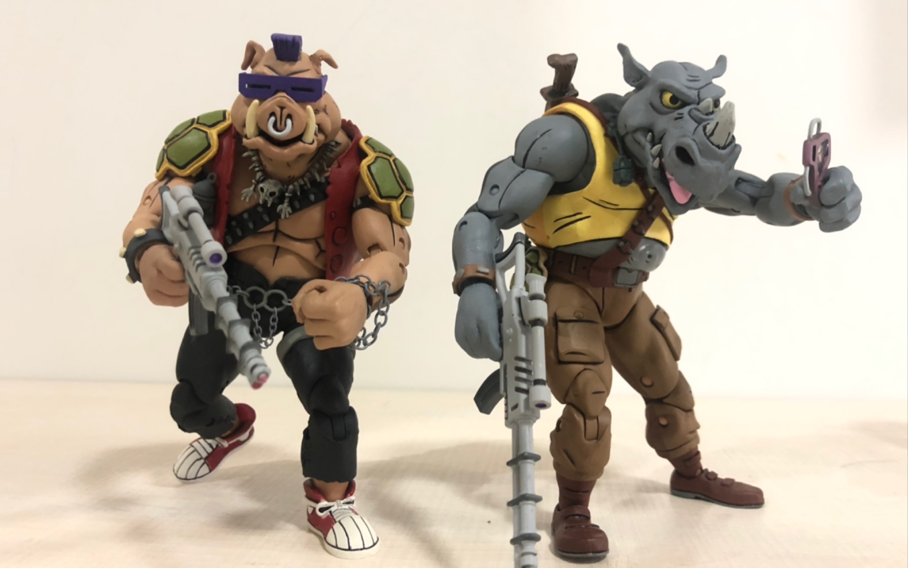 吕哥哥的模玩neca7寸可动系列87动画版忍者神龟牛头猪面与4只龟开箱