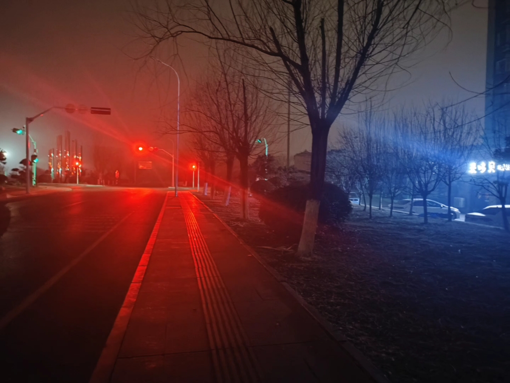 时隔很久再次看到凌晨三点的夜景