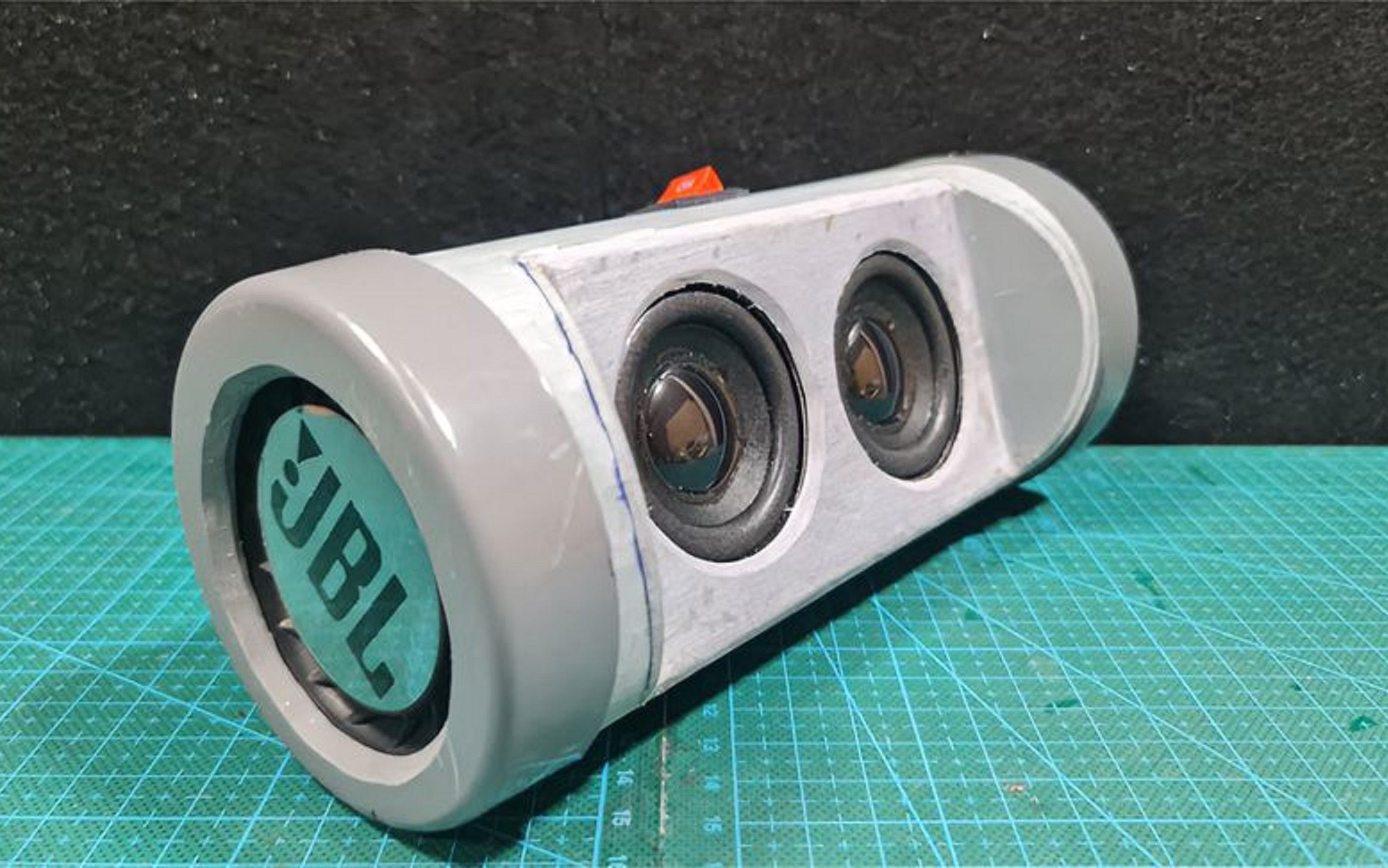 农村小伙自制蓝牙音箱,重低音效果爆炸,老板当场出5w要买下专利