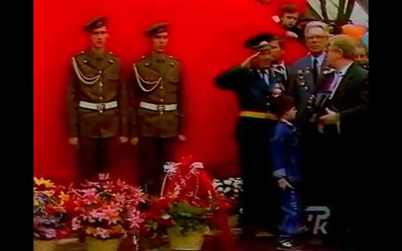 [图]奏俄罗斯国歌！哎，放错了放错了！（1995）