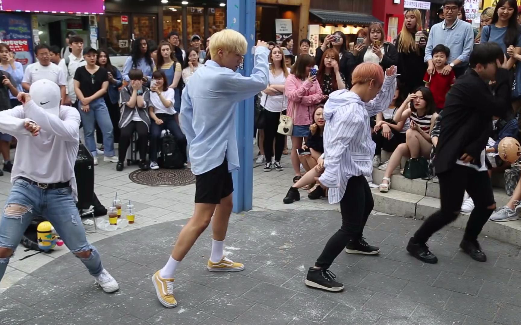 【四人组】180619弘大公演 bts fake love cover dance_哔哩哔哩 (゜