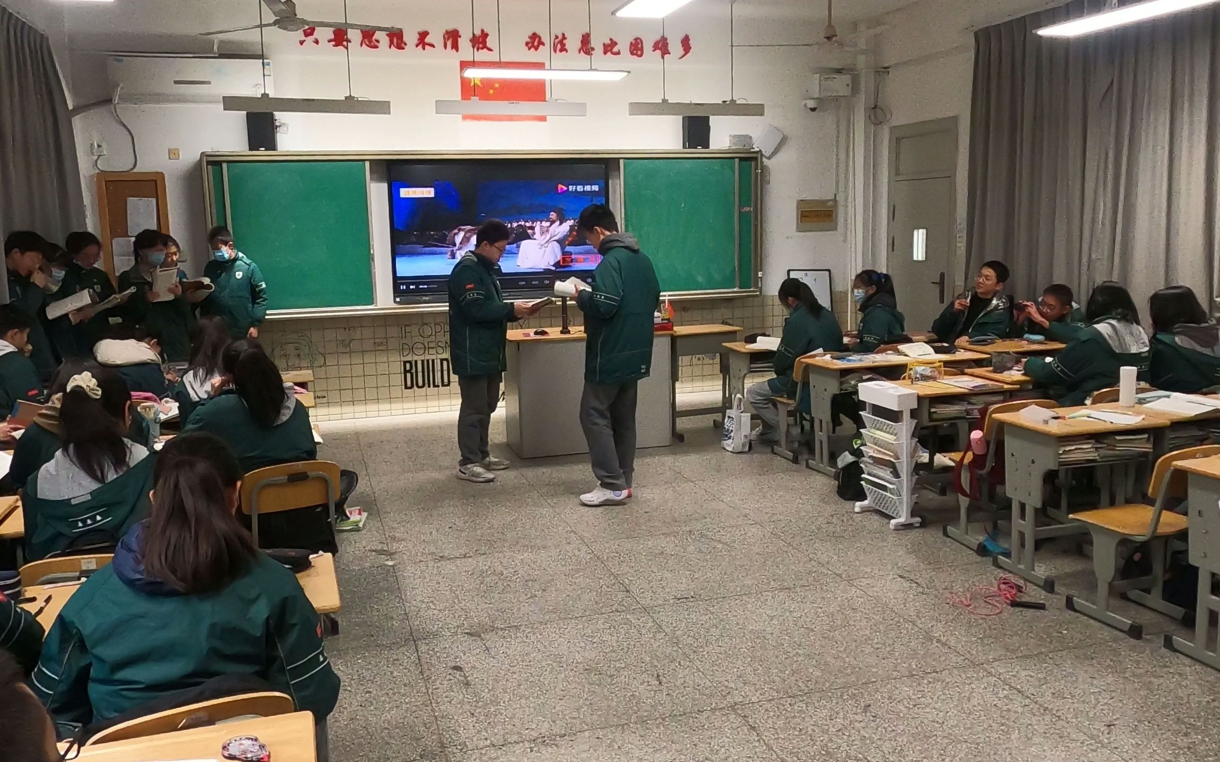 [图]初三学生课本剧表演《屈原》（节选）