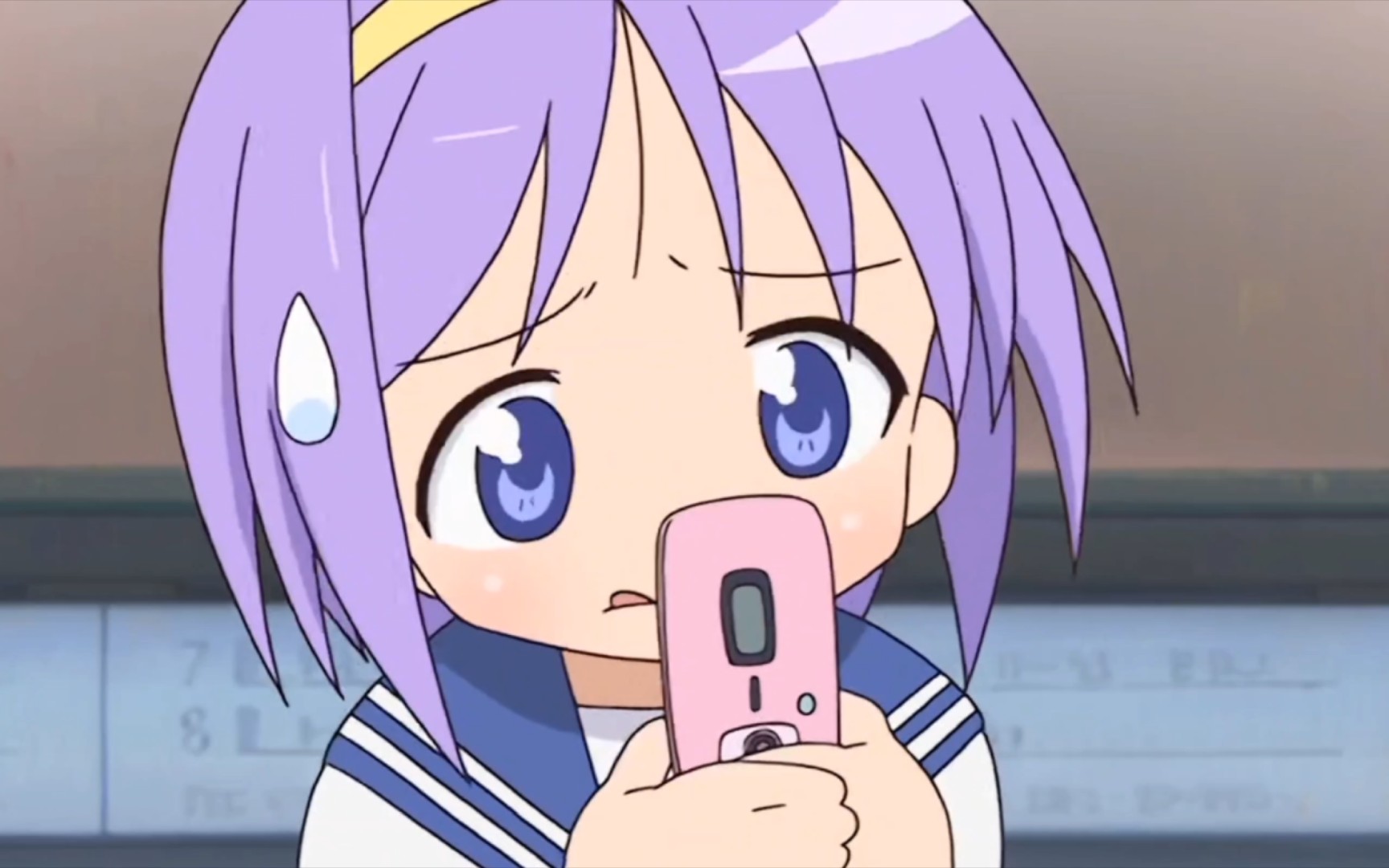 小司只是在玩手机哦|ω99)