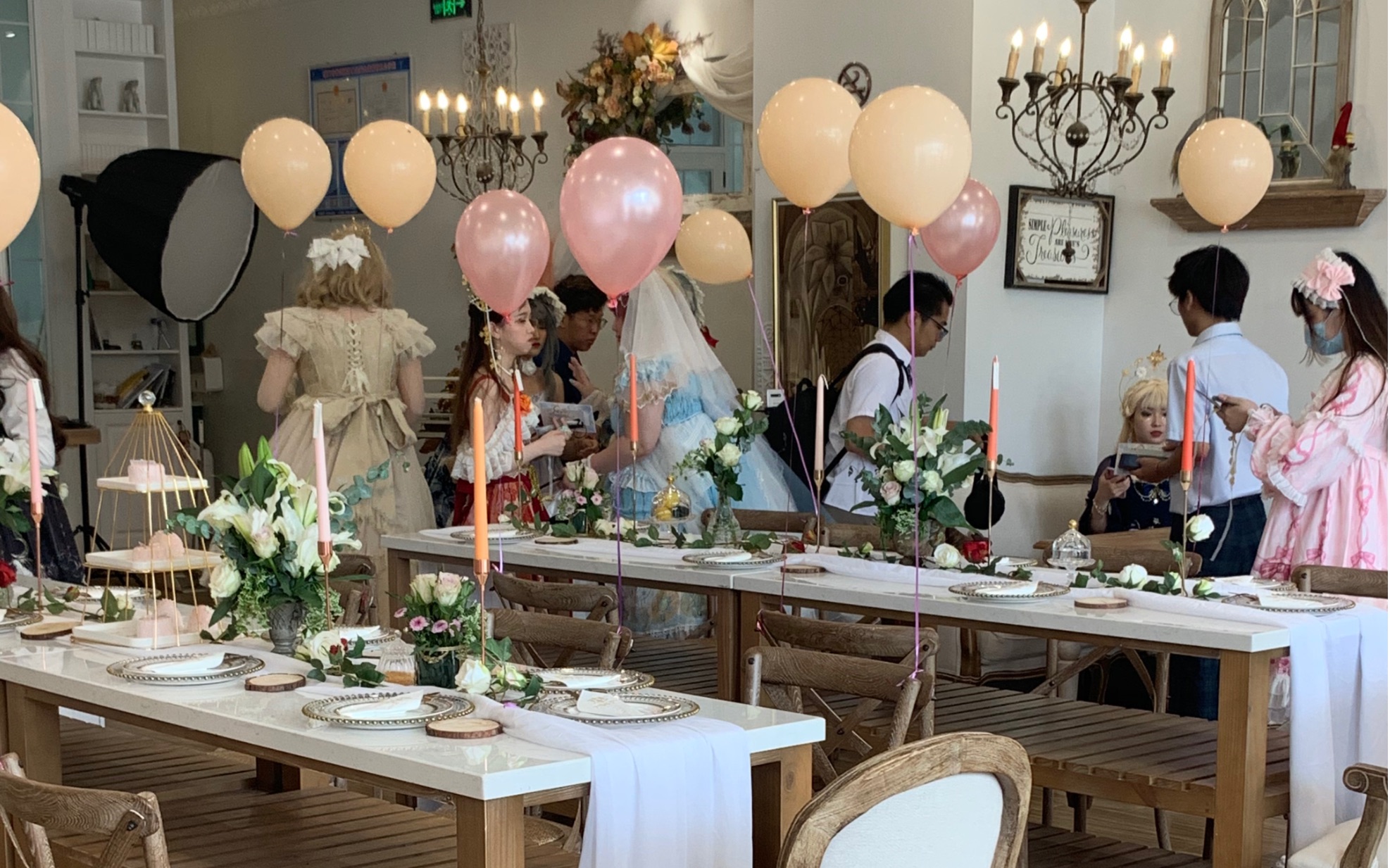 闯入lo娘茶话会_哔哩哔哩_bilibili