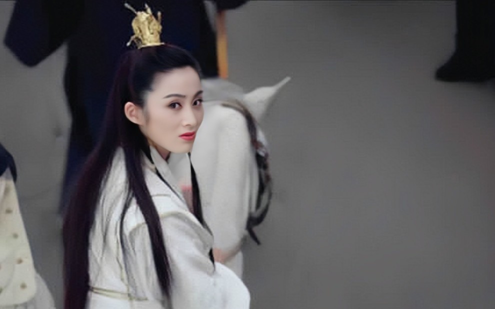 【香港电影经典绝美瞬间】张敏回头,王祖贤拂衣,朱茵……女生看了也