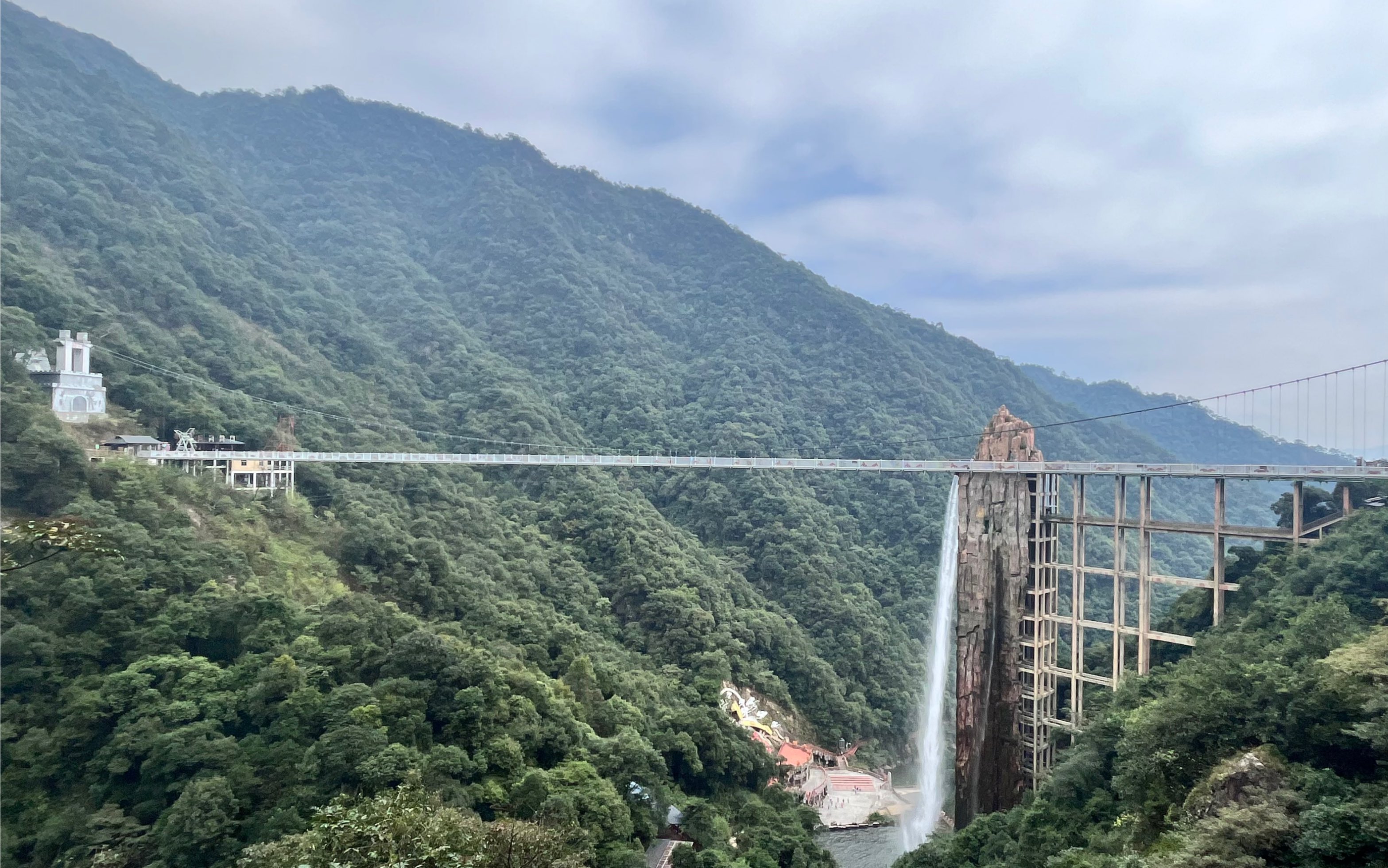 韶關雲門山,賞瀑布走玻璃橋玩山道滑車一個都別落下*^o^*