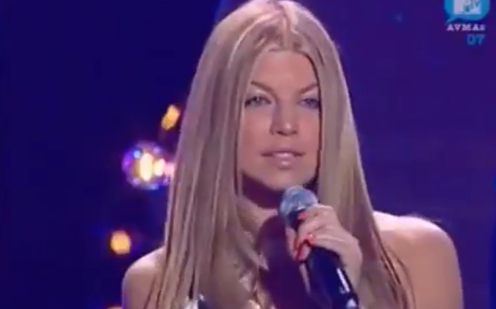 Fergie  Glamorous (Live MTV Australia 2007)哔哩哔哩bilibili