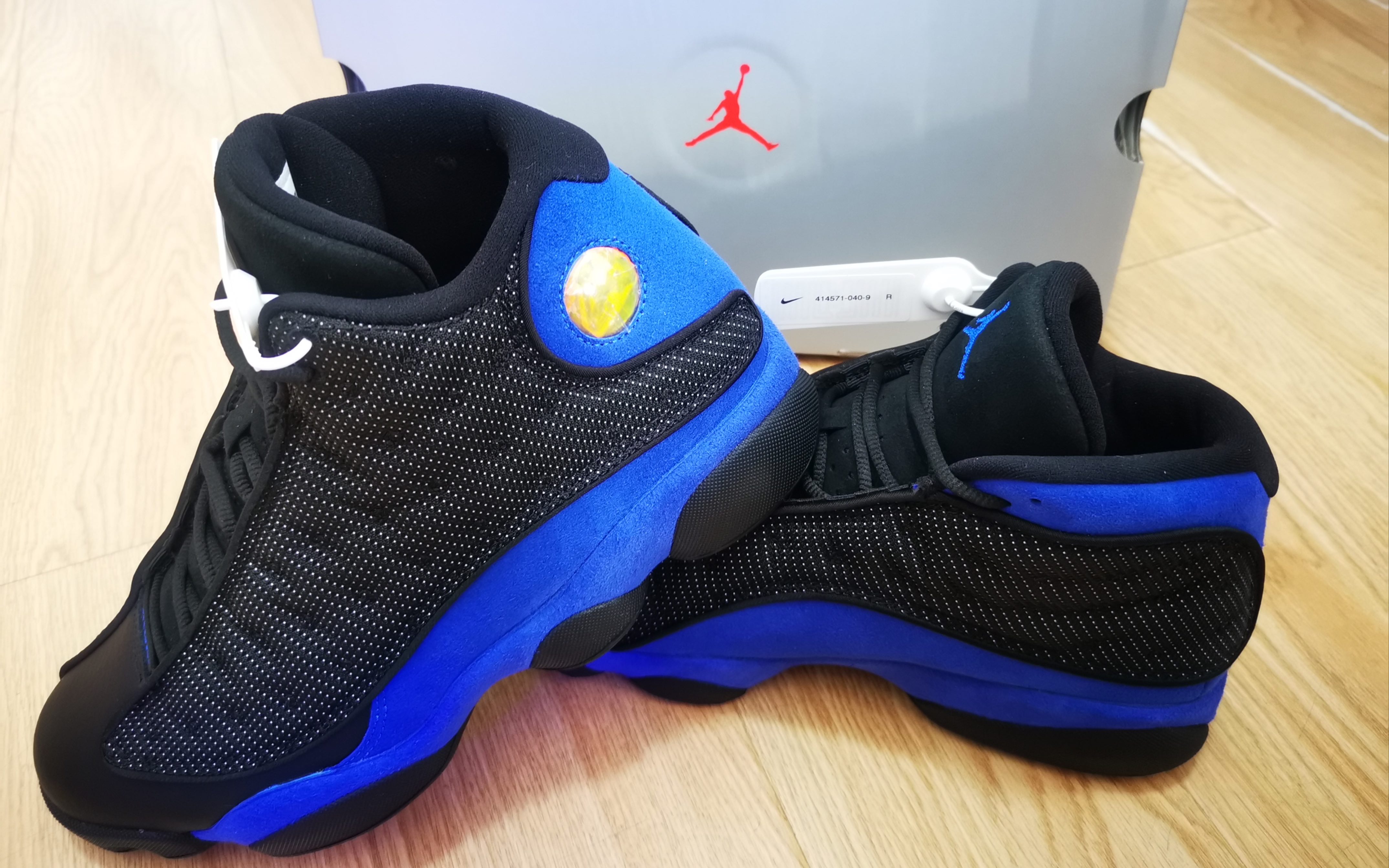 aj13皇家蓝的快递拆箱,snk总是抢不到,只能入手倒闭款