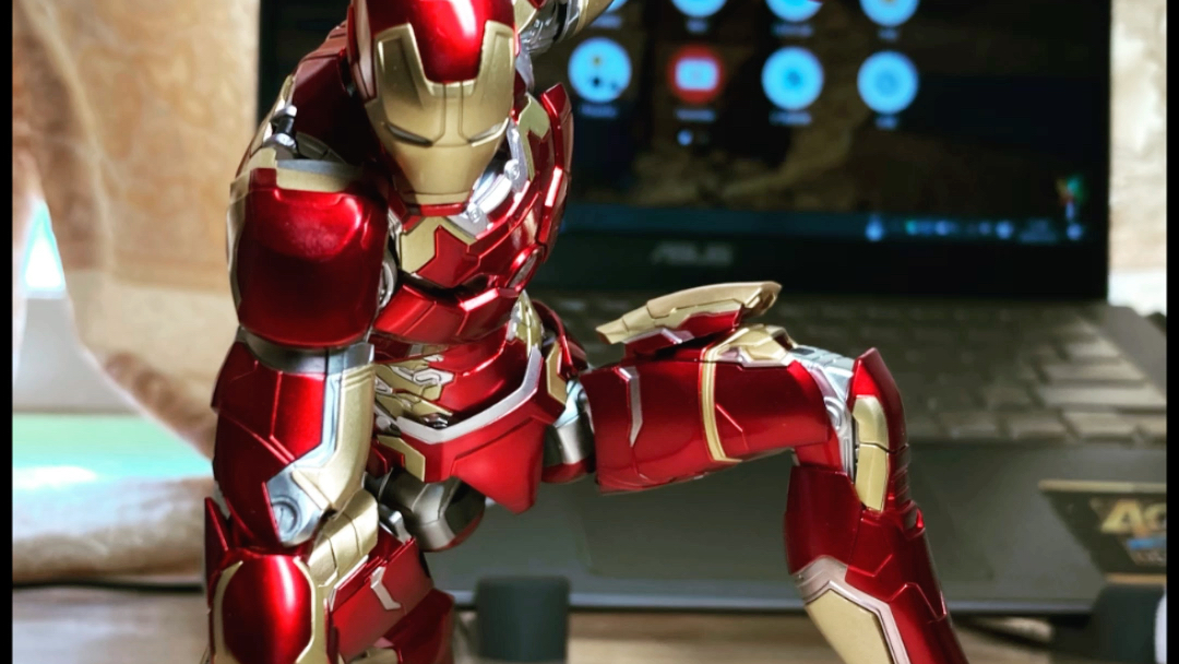 threezero dlx 钢铁侠 最标准的砸地pose