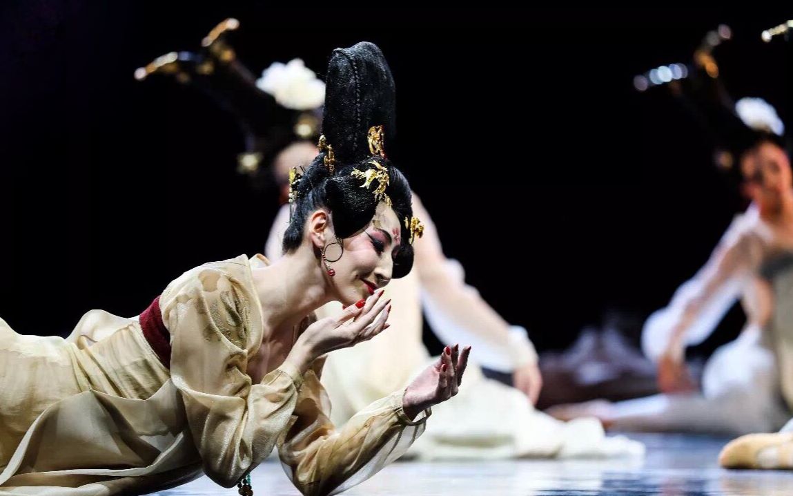 【醉太平】【中国古典舞|混剪】一顾倾人城_哔哩哔哩 (゜-゜)つロ